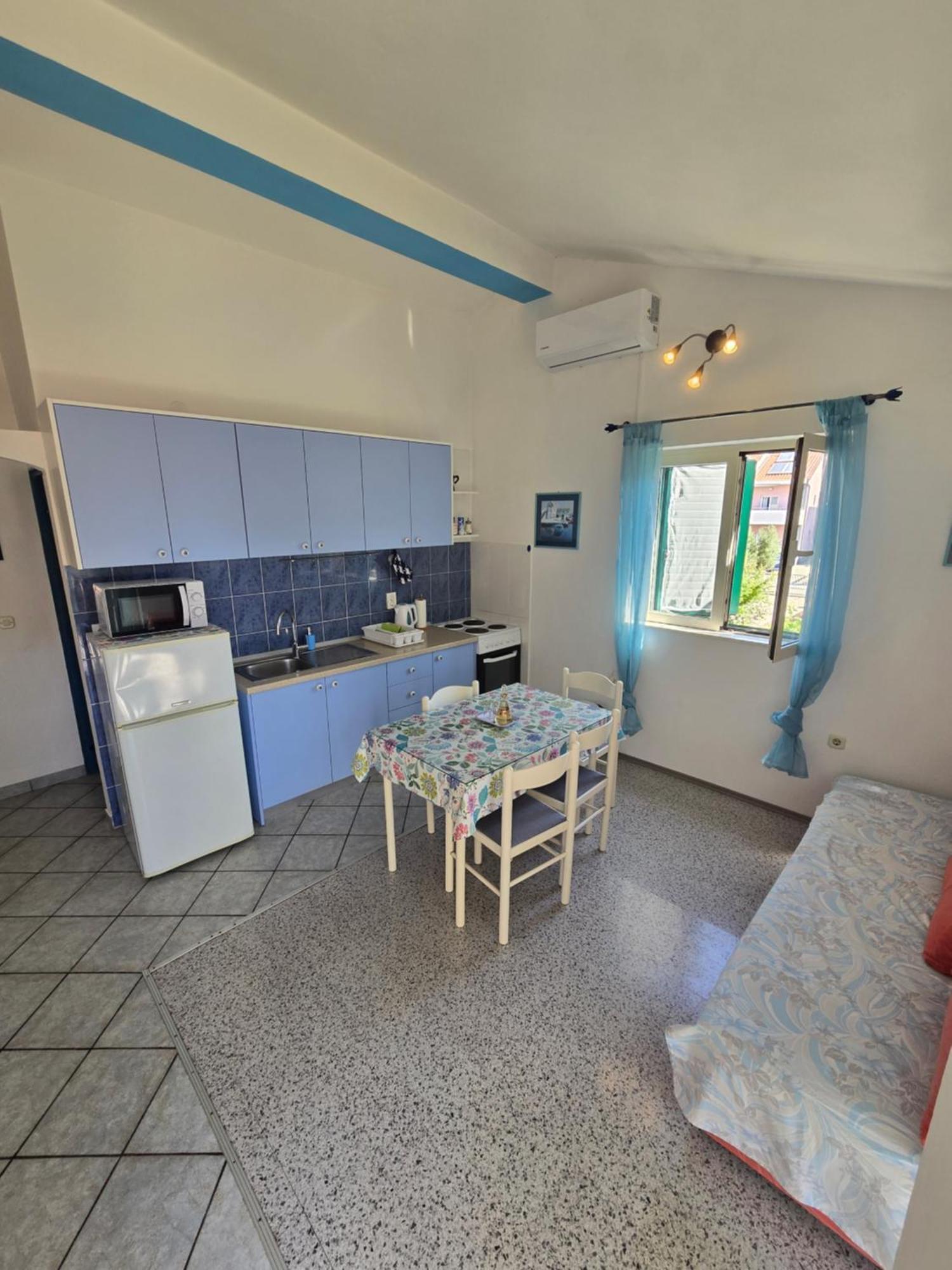Apartments Vodice Olga Matic Bagian luar foto