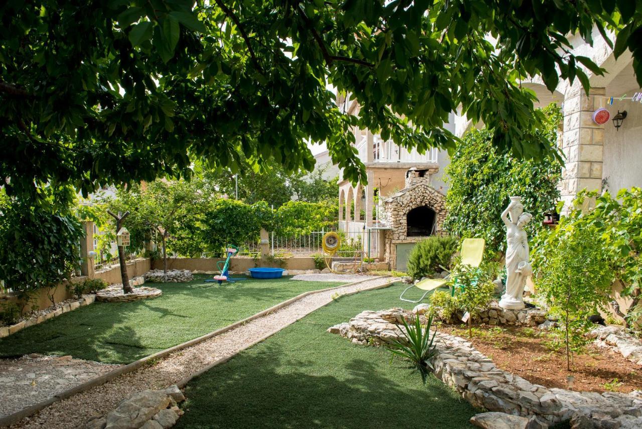Apartments Vodice Olga Matic Bagian luar foto